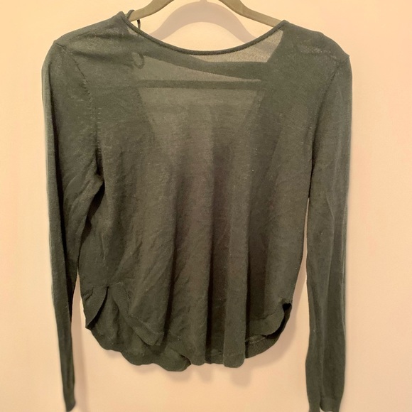 Dark green v-neck sweater from ONLY, size medium - Picture 3 of 3